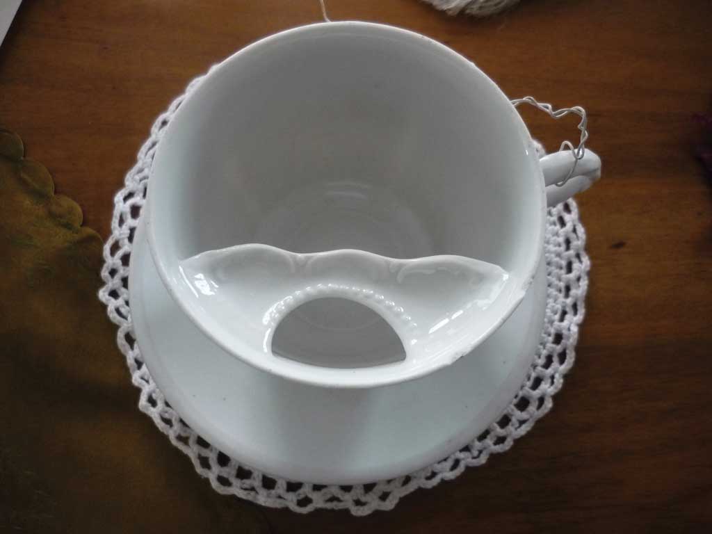 PAB Mostra degli oggetti tazza poggiabaffi museo di cultura popolare egna 1