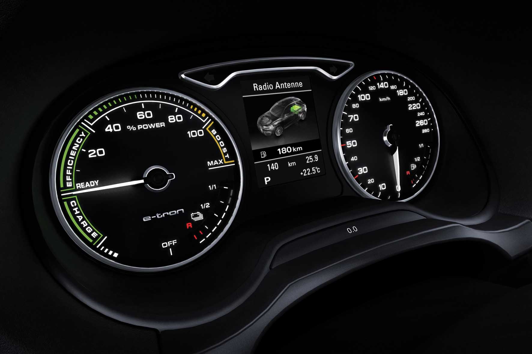 Audi 2013 ginevra A3 etron strumentazione gestione elettrica 1